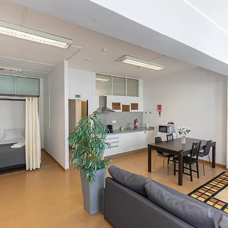 Spacious Apartment *