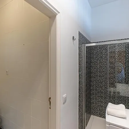 Spacious 2 Private Combined In 1 *